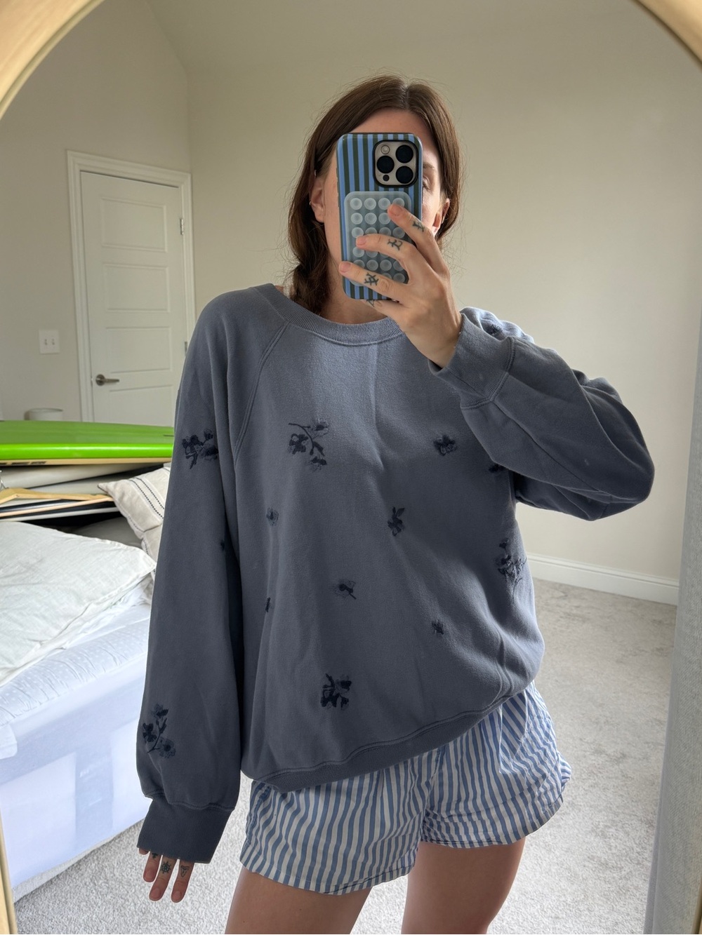 Abercrombie Sunday Sweatshirt -Embroidered crewneck